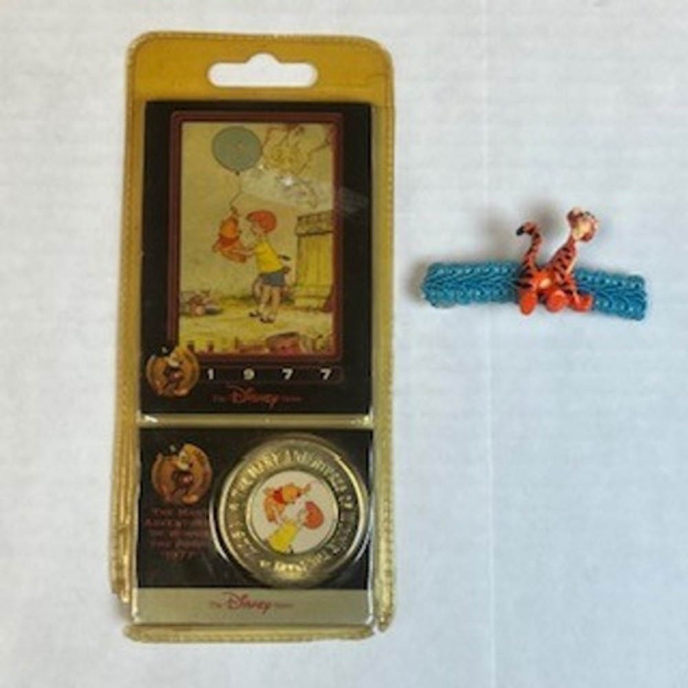 Disney Store Decades Coin Winnie the Pooh 1977 & Tigger Hair Clip‎ Bundle